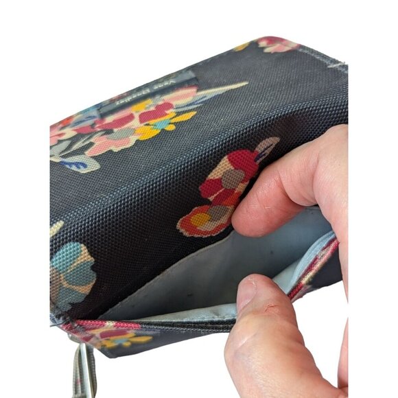 Vera Bradley Trifold Wallet Tossed Posies Design Credit Card Pockets Coins ID - Picture 4 of 8